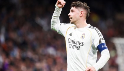 世界杯客户端安装说明-个个精彩！巴尔韦德3粒进球细节：人球分过、逆足抽射、挑球过人